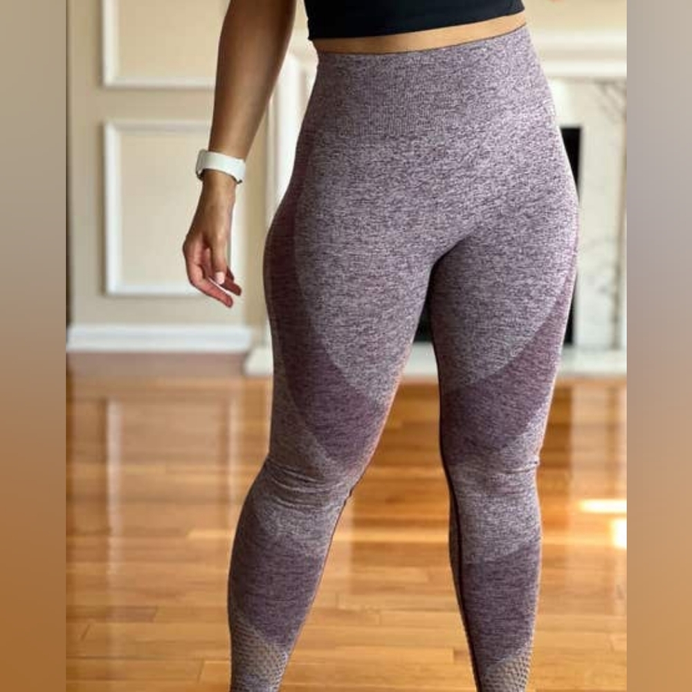 Pink. Seamless Leggings. Size XS.